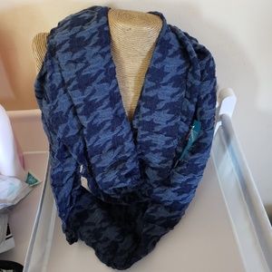New w/o tag blue hoodth infinity scarf